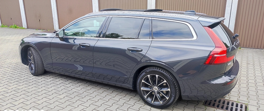 Volvo V60 cena 99900 przebieg: 138399, rok produkcji 2020 z Kraków małe 596